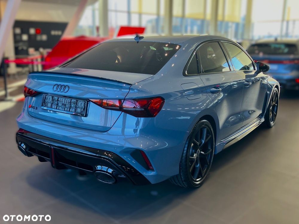 Audi RS3 Limousine - 10