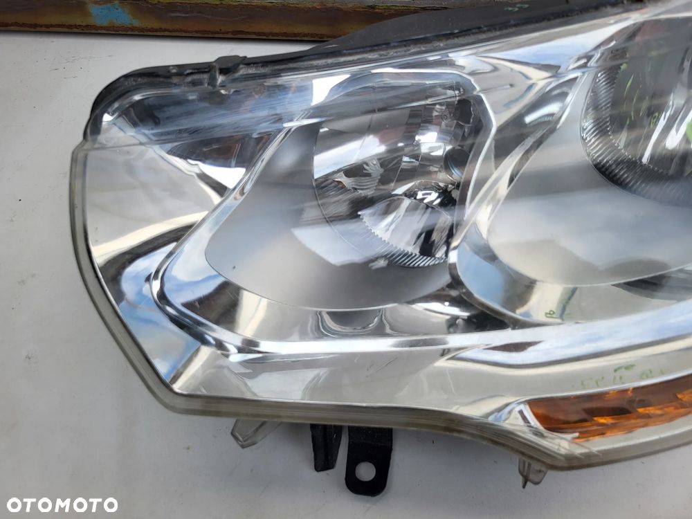 Lampa przednia lewa Citroen C4 II B7 - 2
