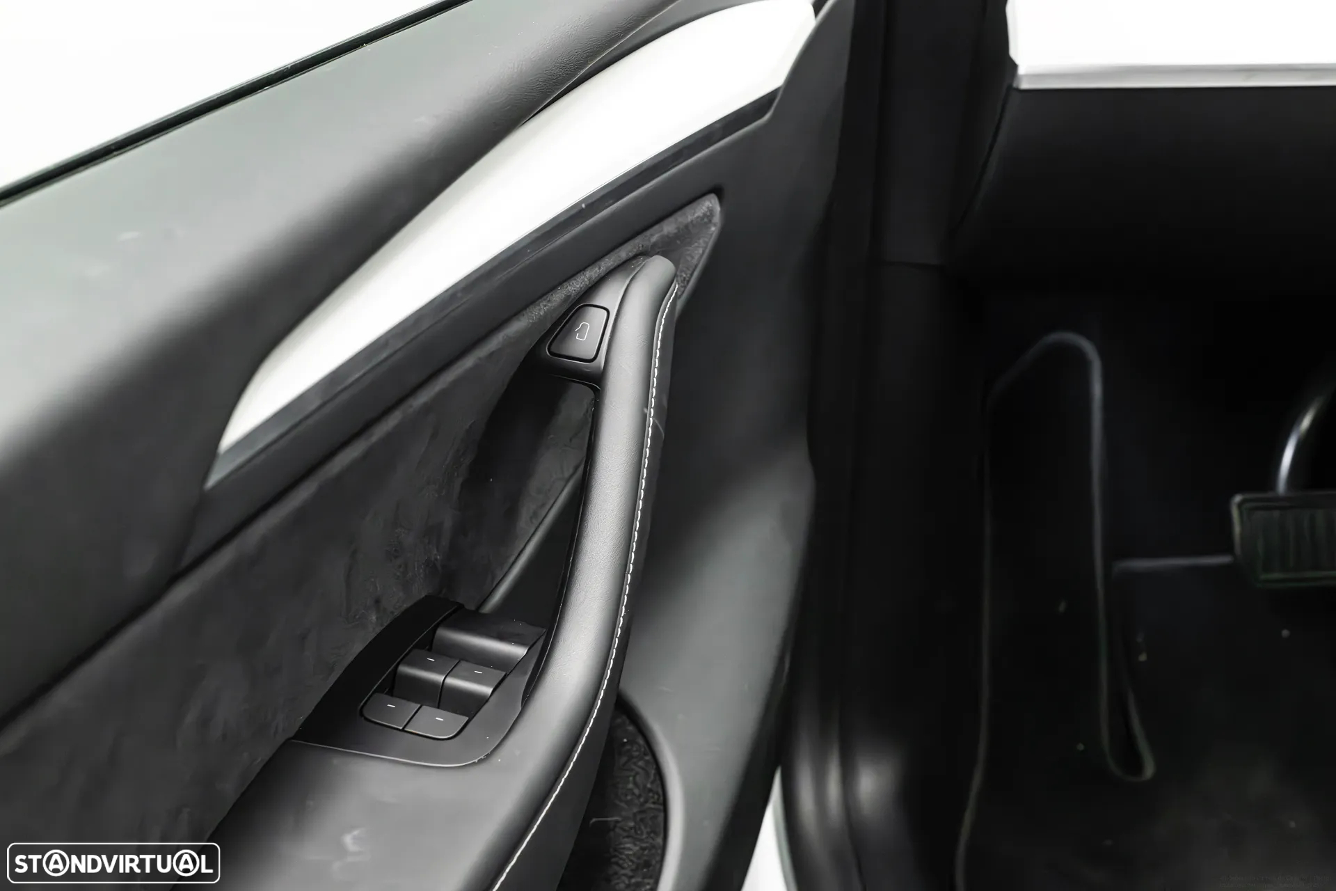 Tesla Model Y Long Range Tração Integral - 19