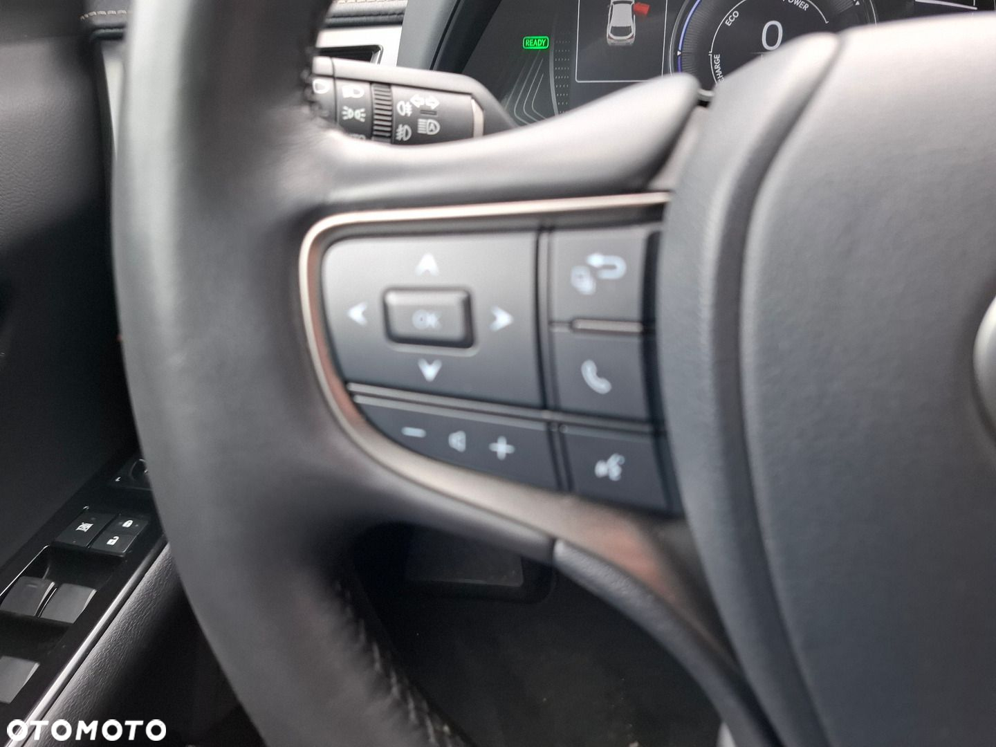 Lexus UX - 34