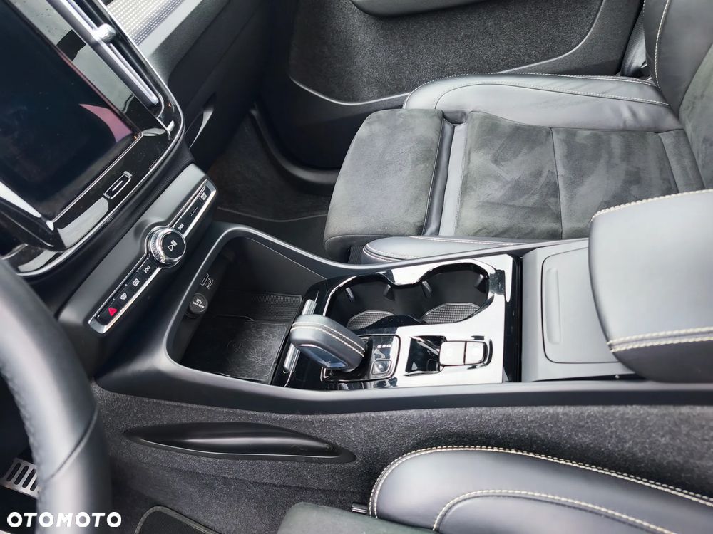 Volvo XC 40 B4 B R-Design - 17
