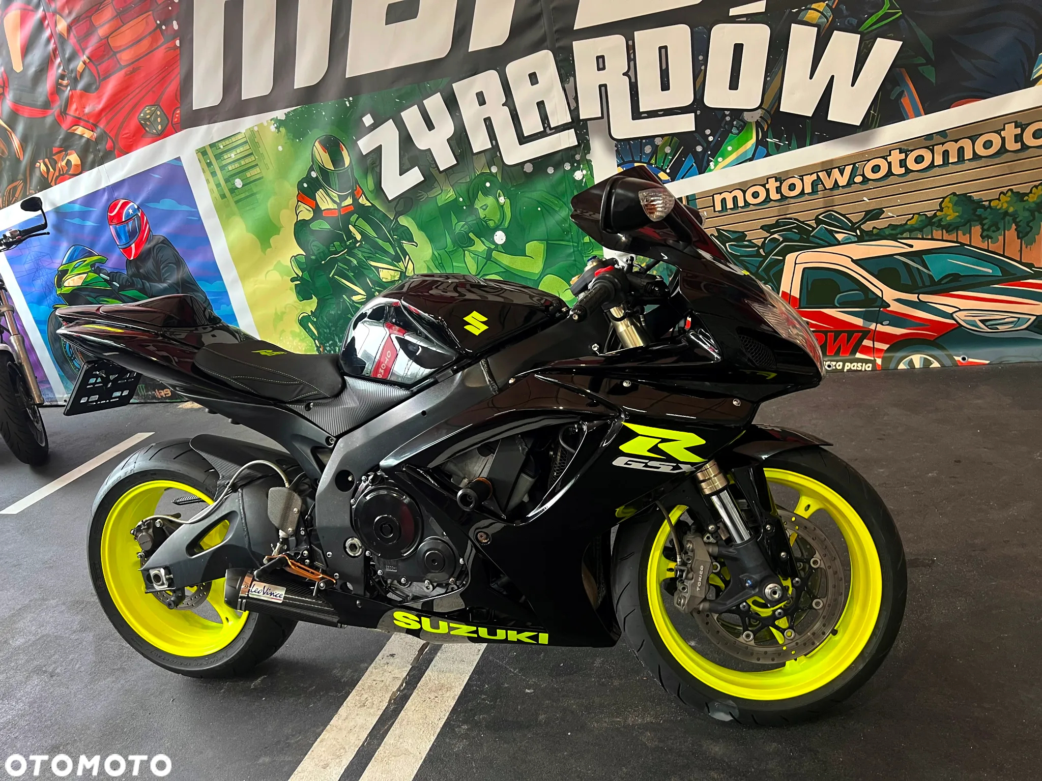 Suzuki GSX-R - 6