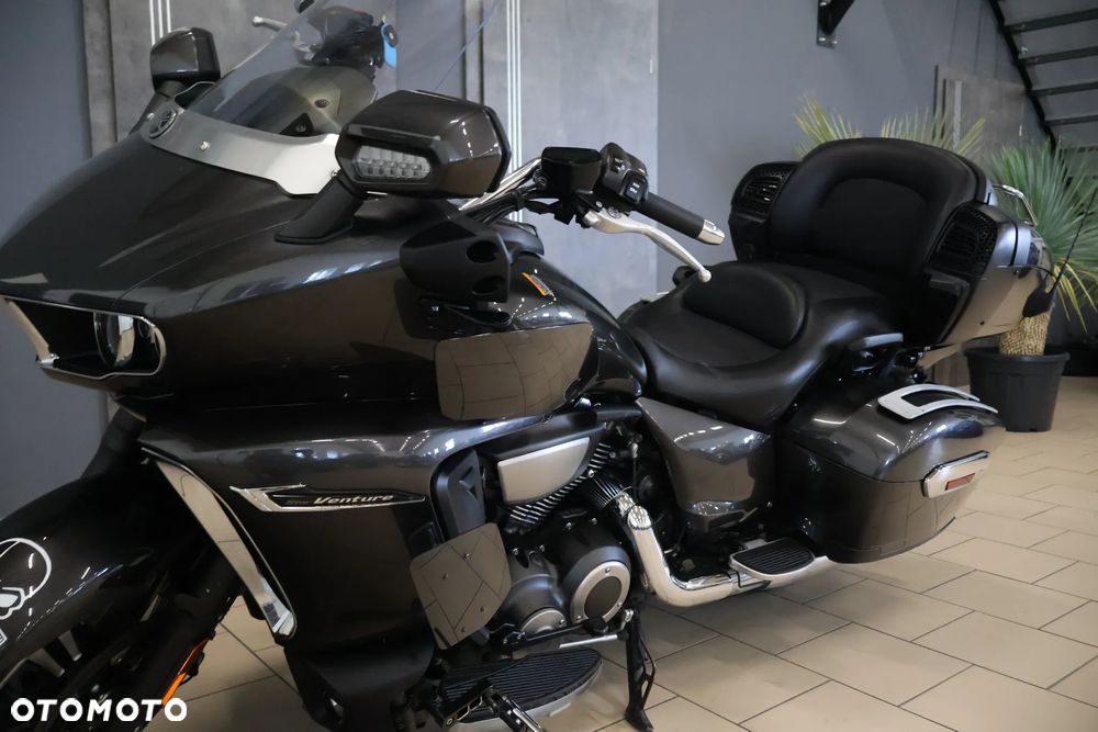 Yamaha Venture - 36