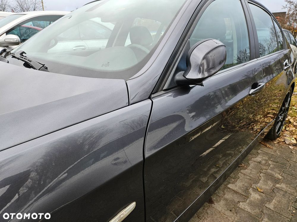 BMW Seria 3 320i - 34