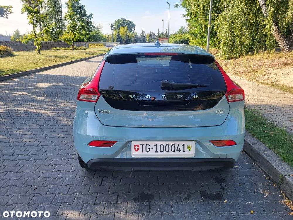 Volvo V40 T2 Momentum - 5