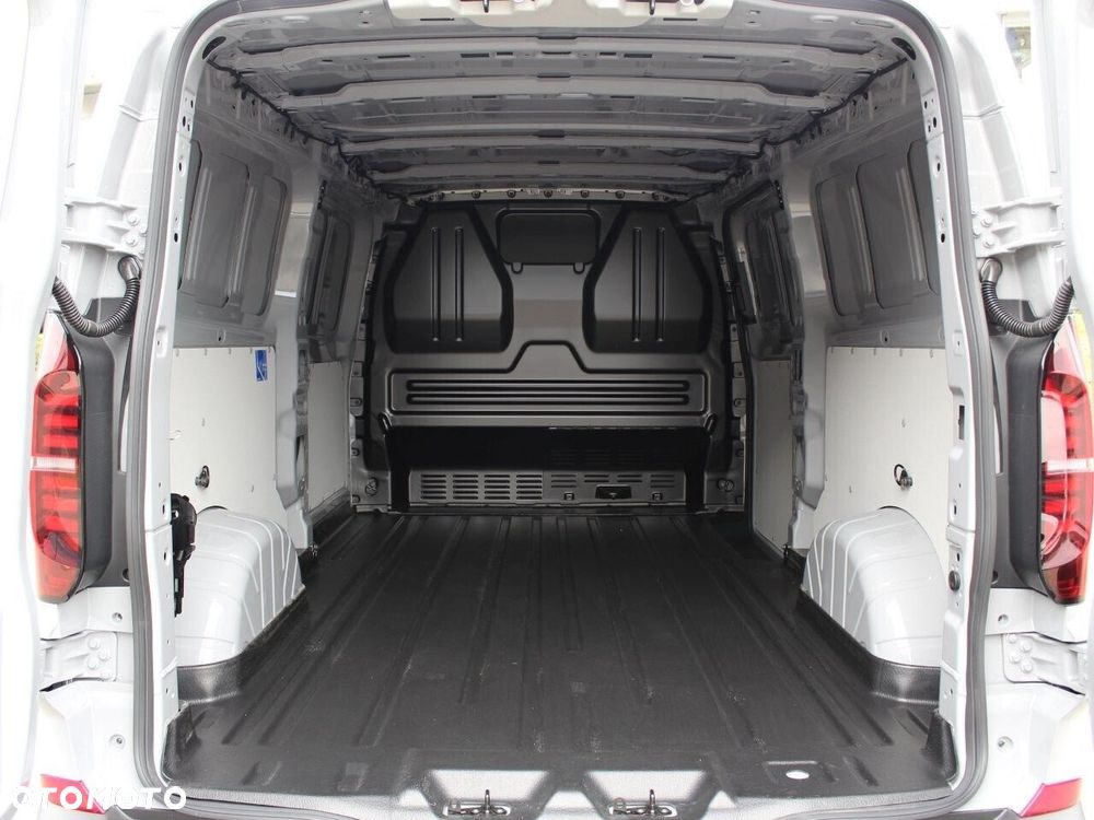 Volkswagen Transporter - 11