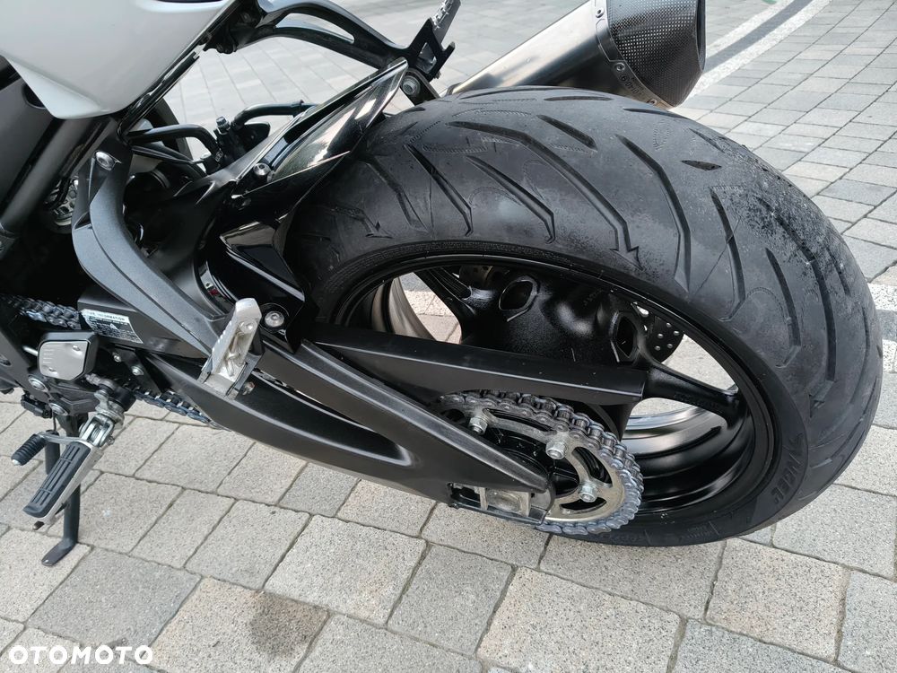 Yamaha FZ8 - 17