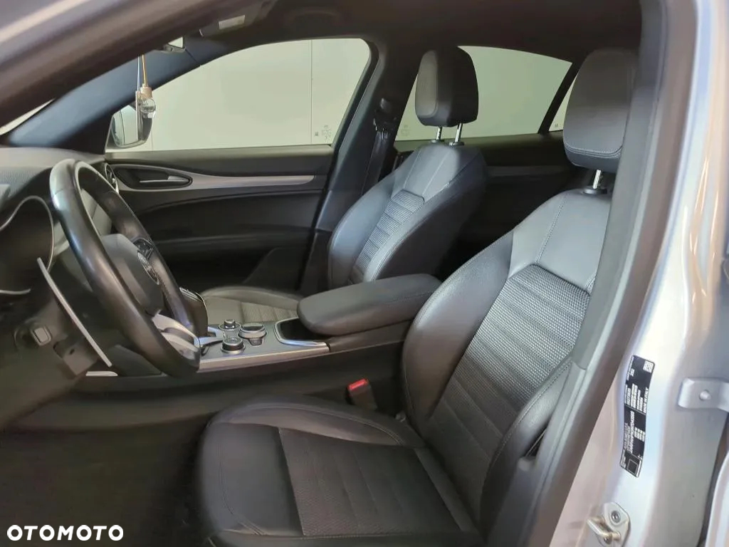 Alfa Romeo Stelvio 2.0 Turbo Sprint Q4 - 6
