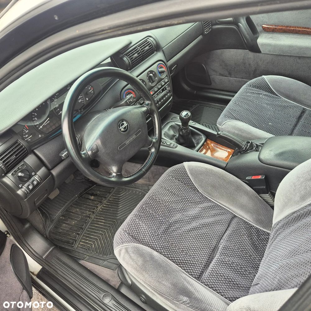 Opel Omega 2.0 CD - 8
