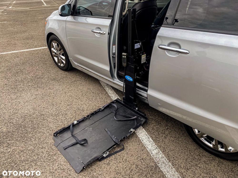 Kia Carnival - 15