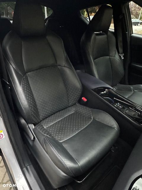 Toyota C-HR Business-Edition - 40