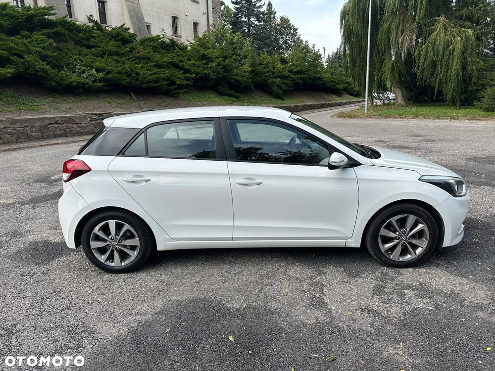 Hyundai i20 1.2 Elegant - 4