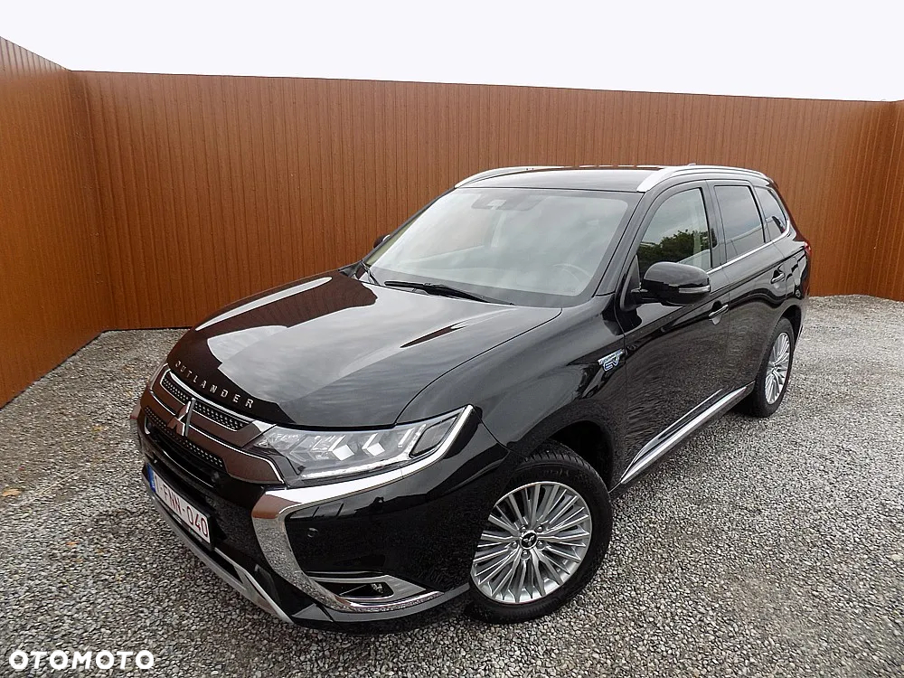 Mitsubishi Outlander 2.4 4WD Plug-In Hybrid Top - 2