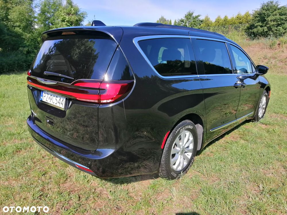 Chrysler Pacifica - 4