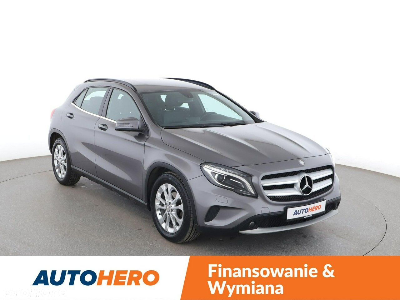 Mercedes-Benz GLA - 10