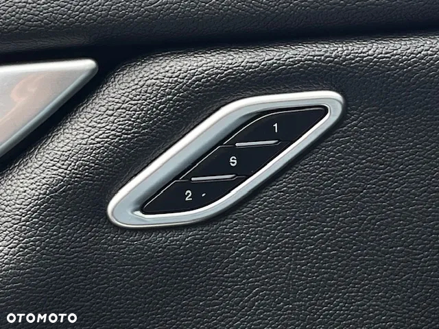 Maserati Ghibli S - 38