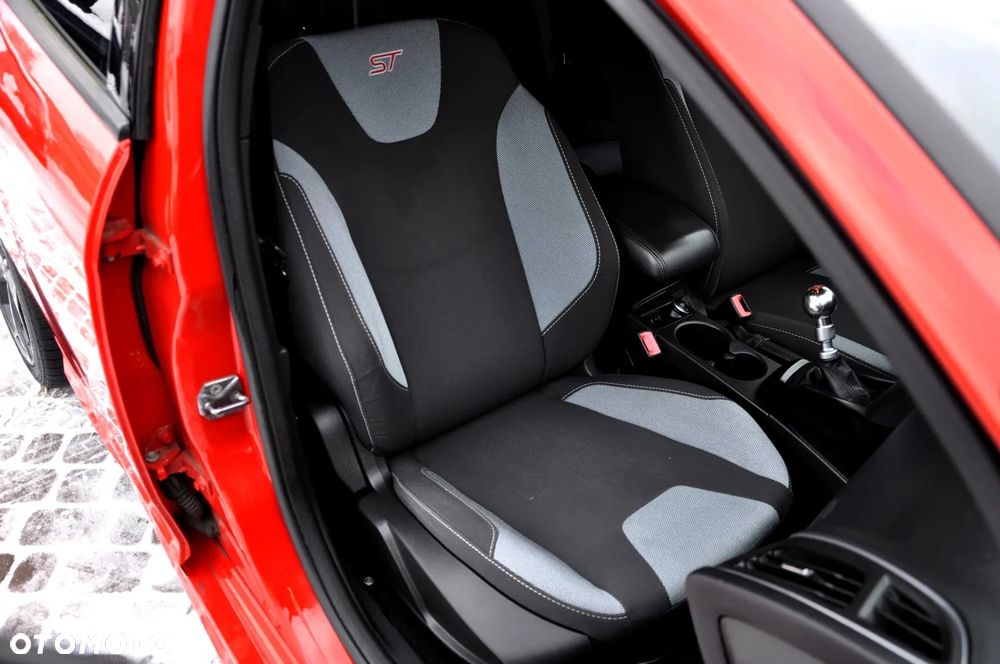 Ford Focus 2.0 EcoBoost ST mit Leder-Sport-Paket - 28