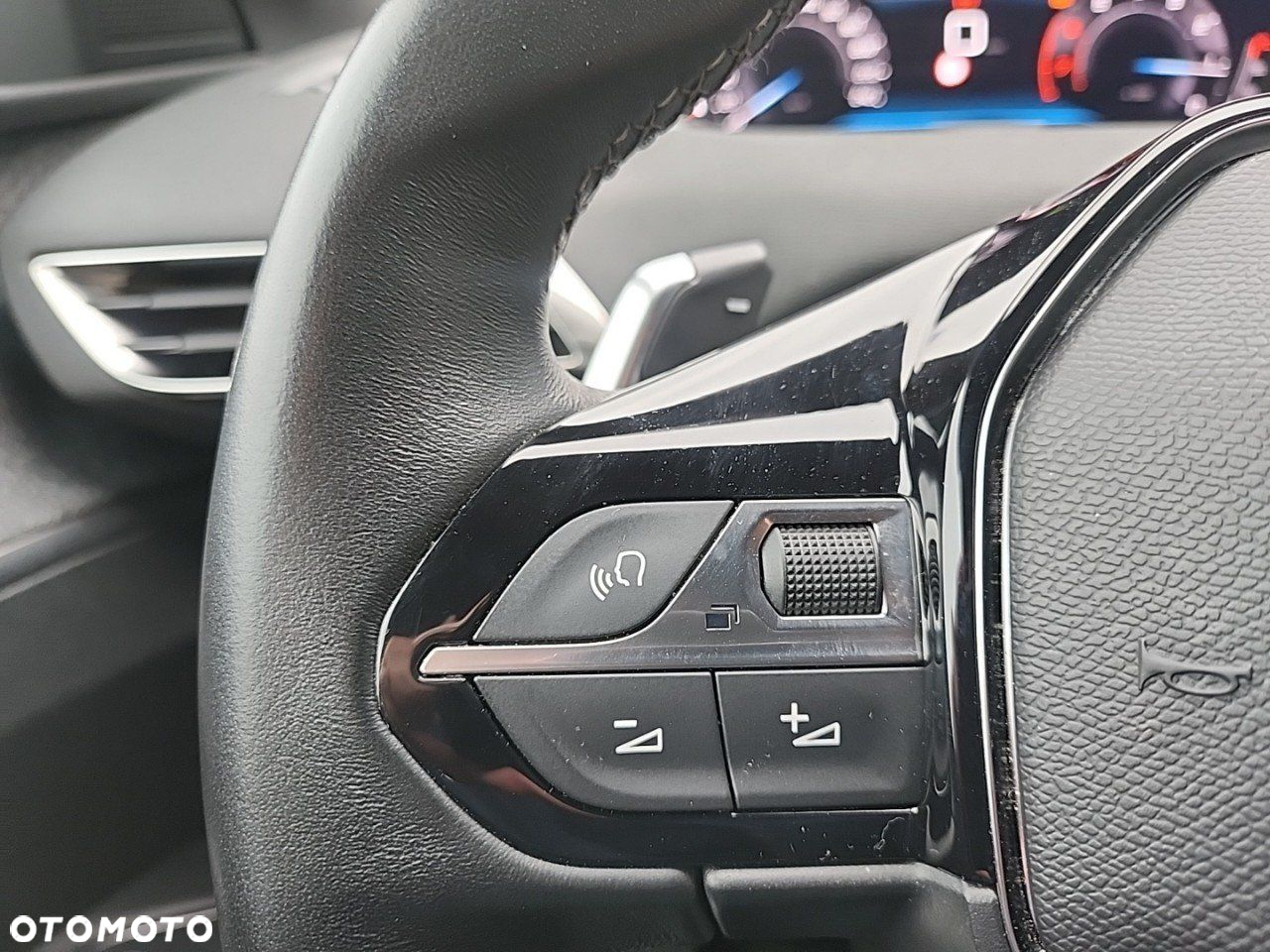 Peugeot 3008 1.2 PureTech Allure Pack S&S EAT8 - 16