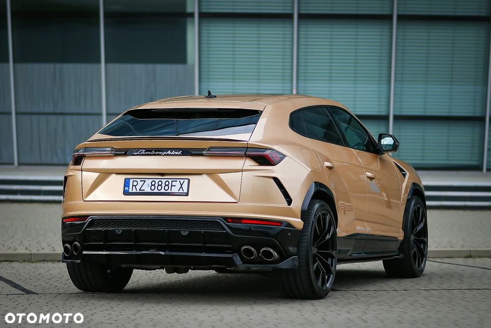 Lamborghini Urus Standard - 15