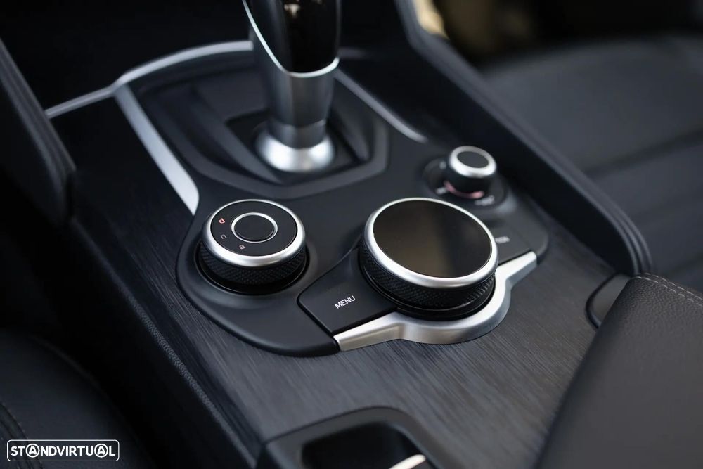 Alfa Romeo Giulia 2.2 D Super AT8 - 12