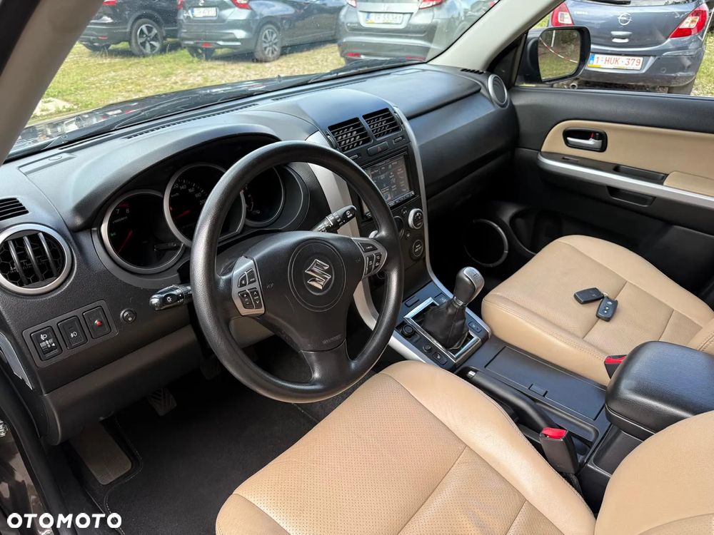 Suzuki Grand Vitara 2.4 De Luxe - 11