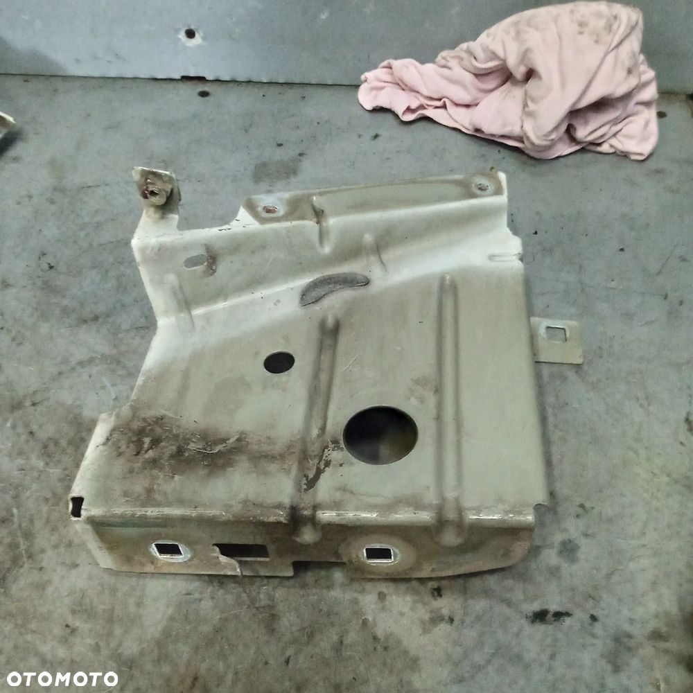 Mocowanie błotnika Master III 631221215R - 1