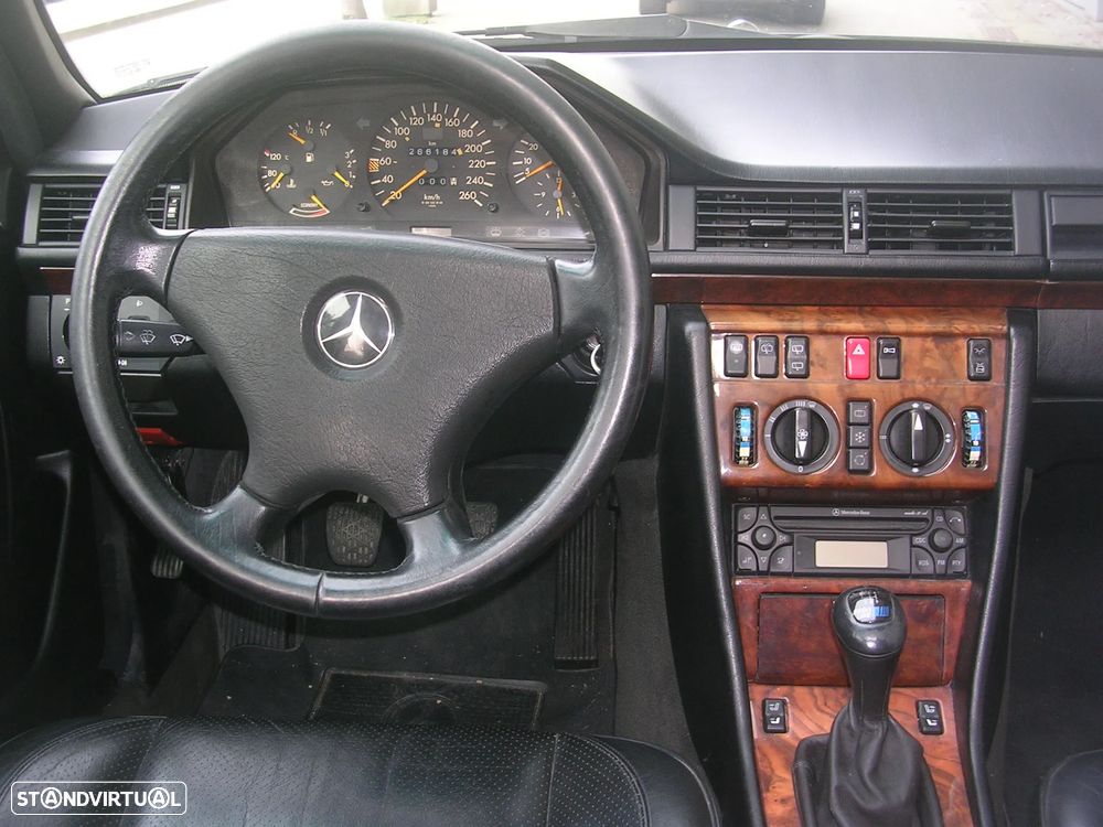 Mercedes-Benz W124 (1984-1997) 300 TE-24 - 16