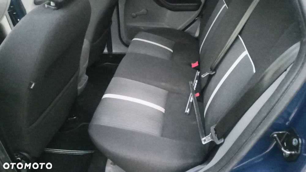 Ford Focus 1.6 Trend + - 26