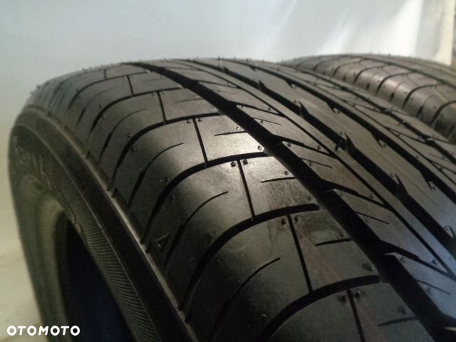 YOKOHAMA BLUEARTH E70 225/55R18 98H - 4