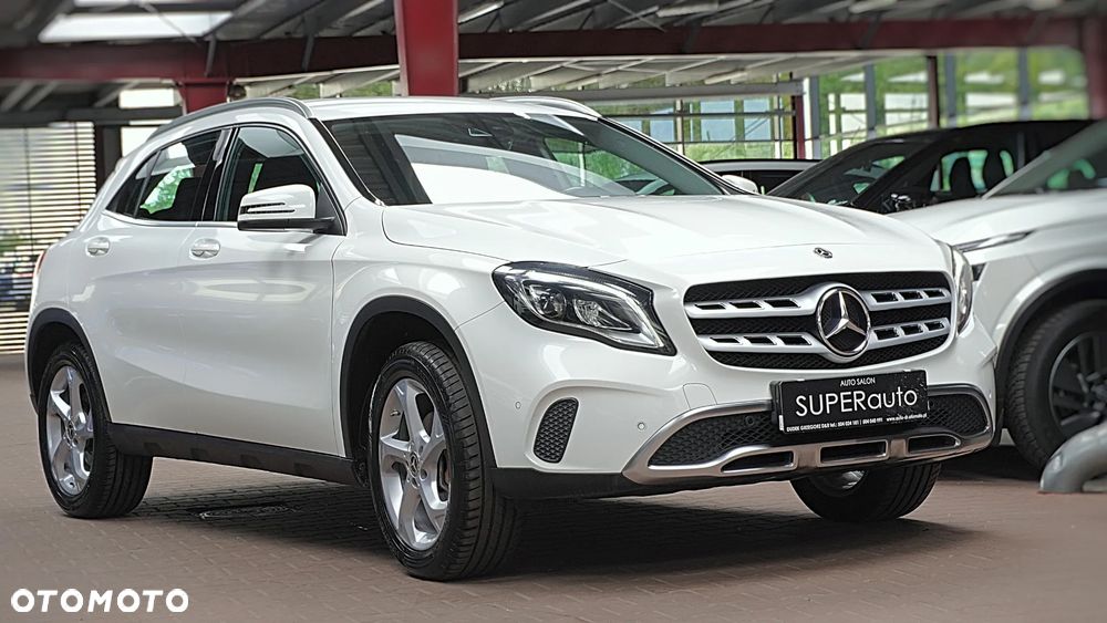 Mercedes-Benz GLA 200 7G-DCT - 2