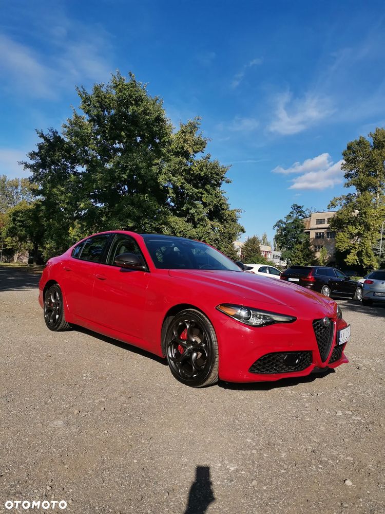 Alfa Romeo Giulia 2.0 Turbo 16V AT8-Q4 Ti - 4