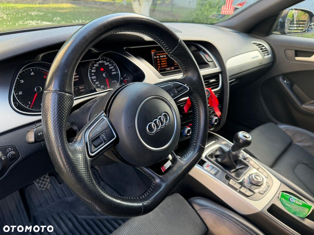 Audi A4 Avant 2.0 TDI DPF quattro S line Sportpaket - 11