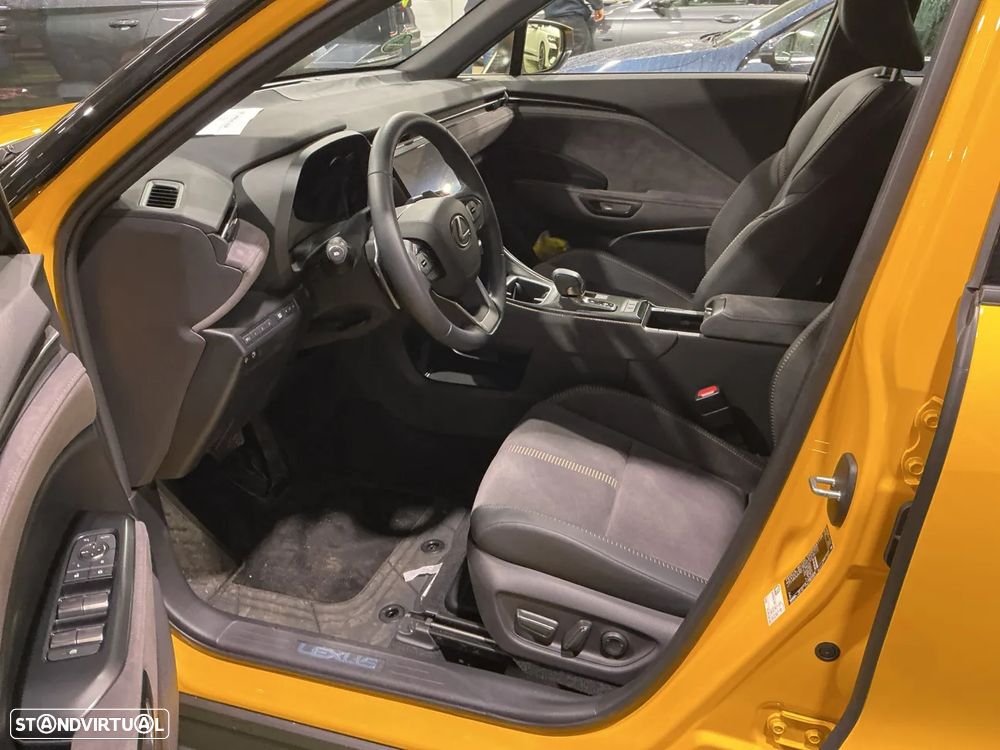 Lexus LBX Cool - 5