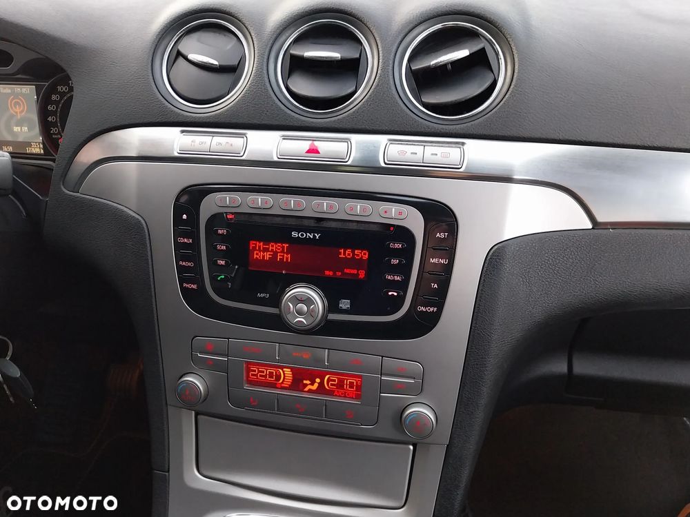 Ford S-Max 2.0 Titanium - 22