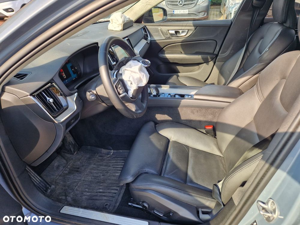 Volvo V60 B4 D Plus Dark - 16