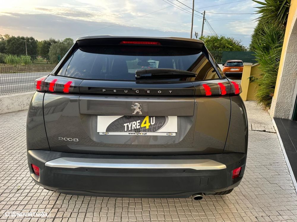 Peugeot 2008 - 11