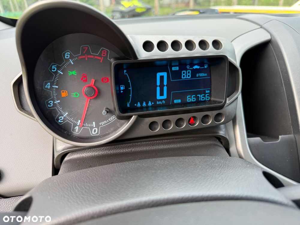 Chevrolet Aveo 1.4 LTZ - 13