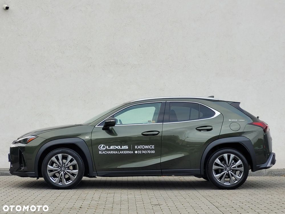 Lexus UX 300h F Sport Design - 8