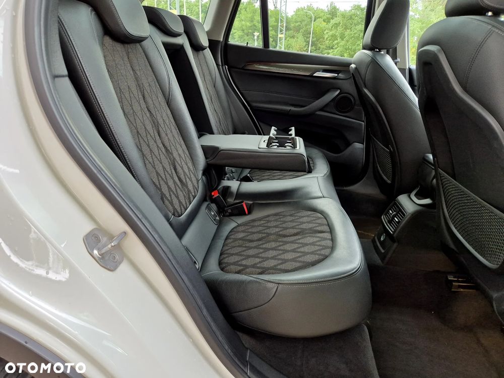 BMW X1 sDrive18d xLine - 10
