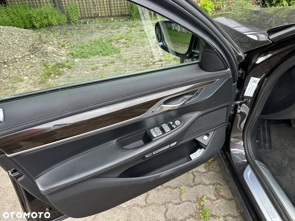 BMW Seria 7 740d xDrive - 16