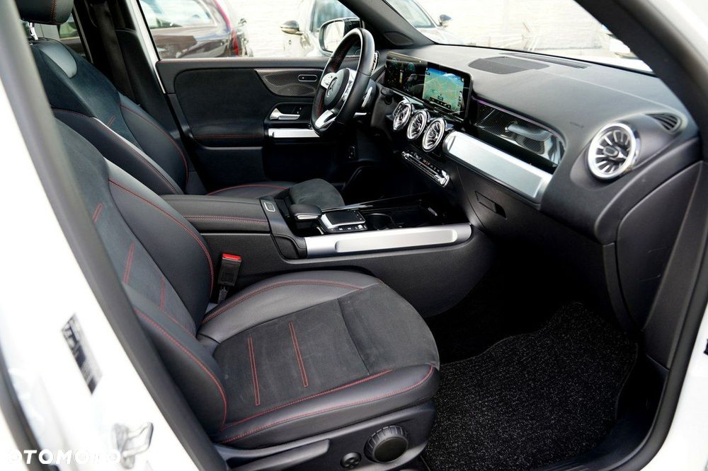 Mercedes-Benz GLB - 27