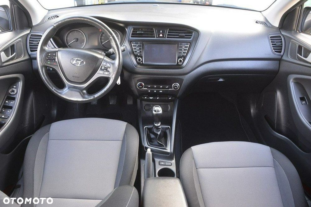 Hyundai i20 - 17