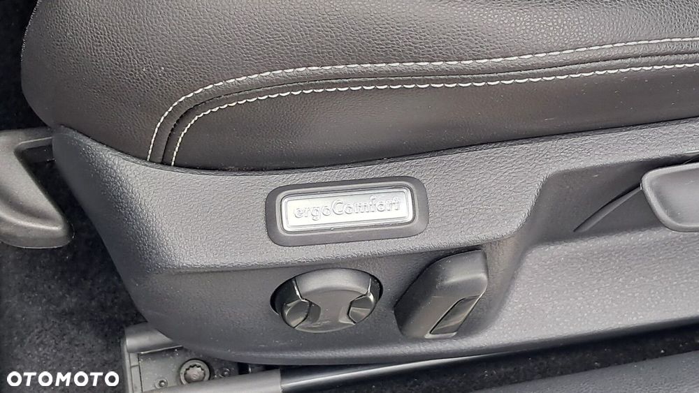 Volkswagen Passat - 14