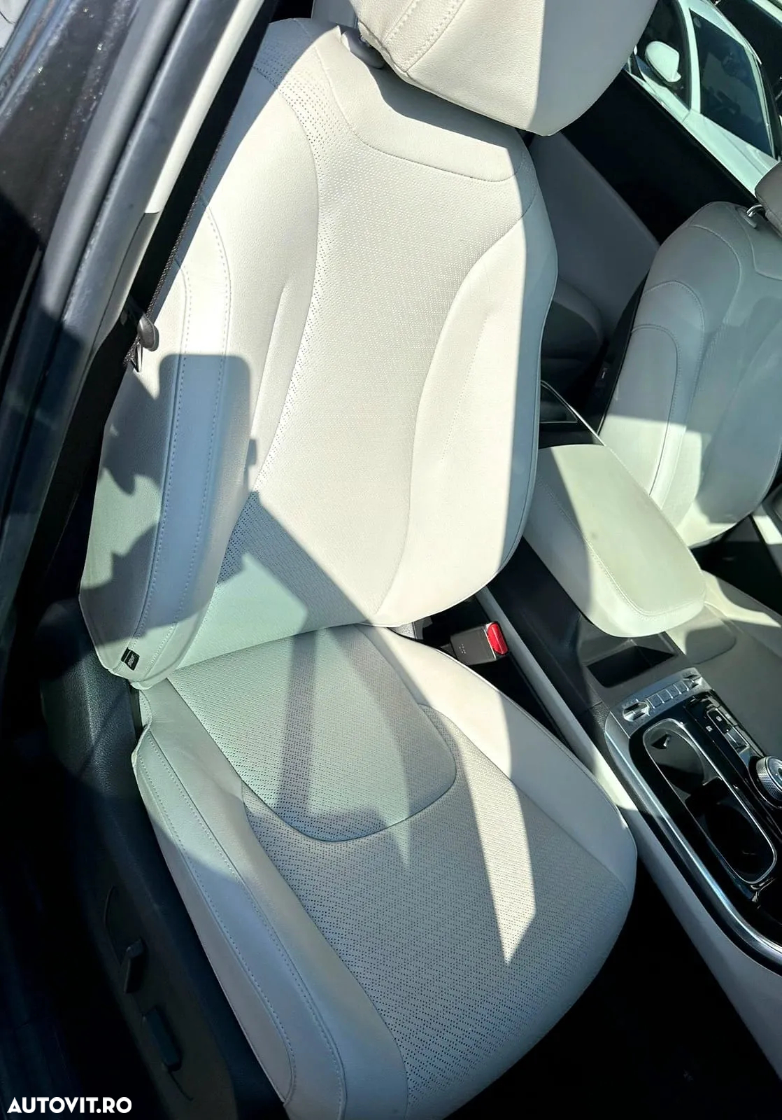 Kia Carnival - 22