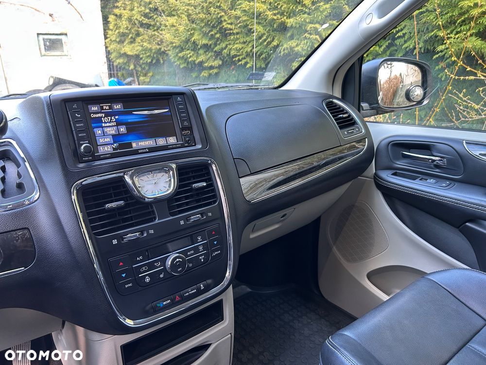 Chrysler Town & Country 3.6 Touring - 8