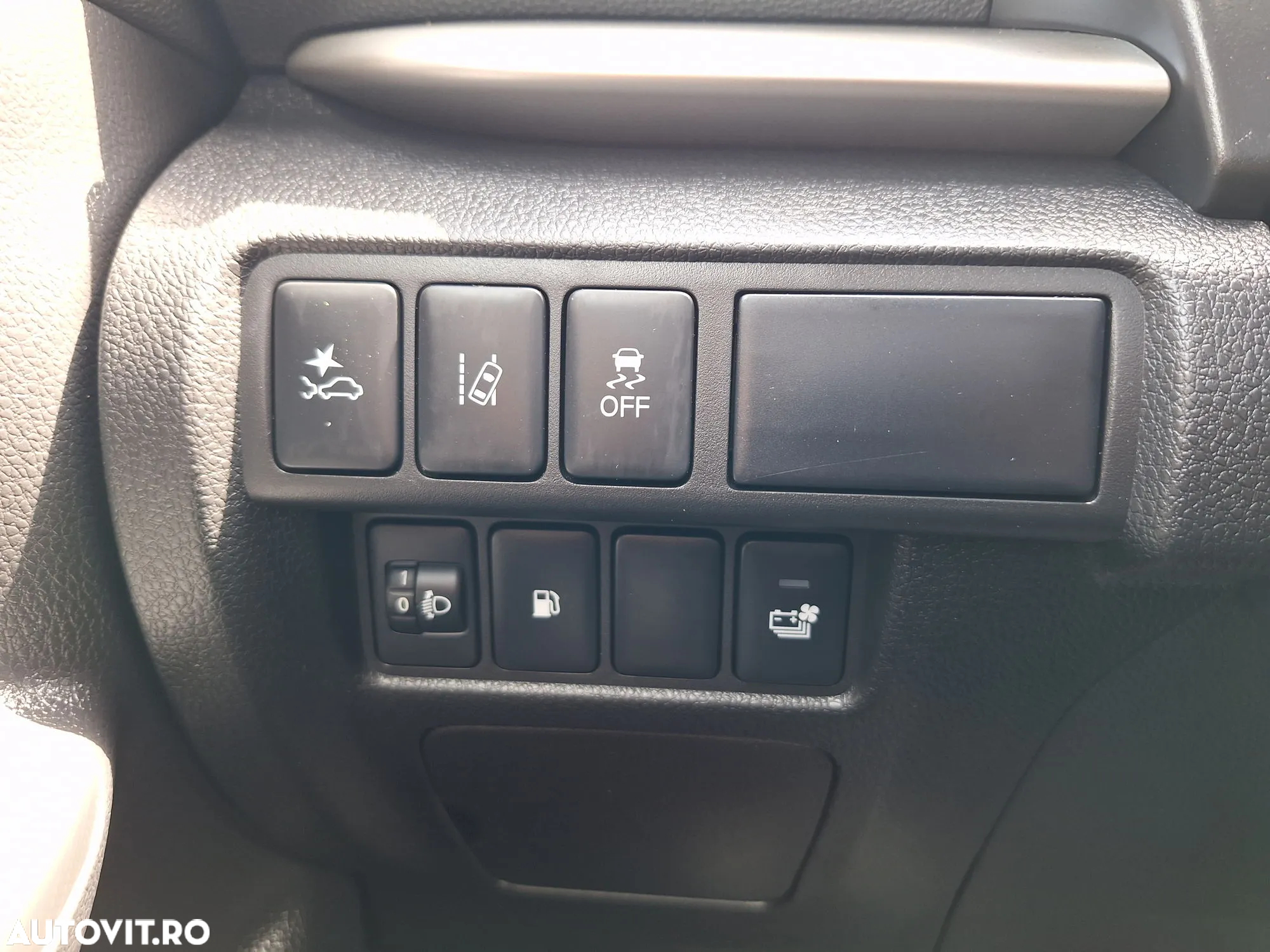 Mitsubishi Eclipse-Cross - 22
