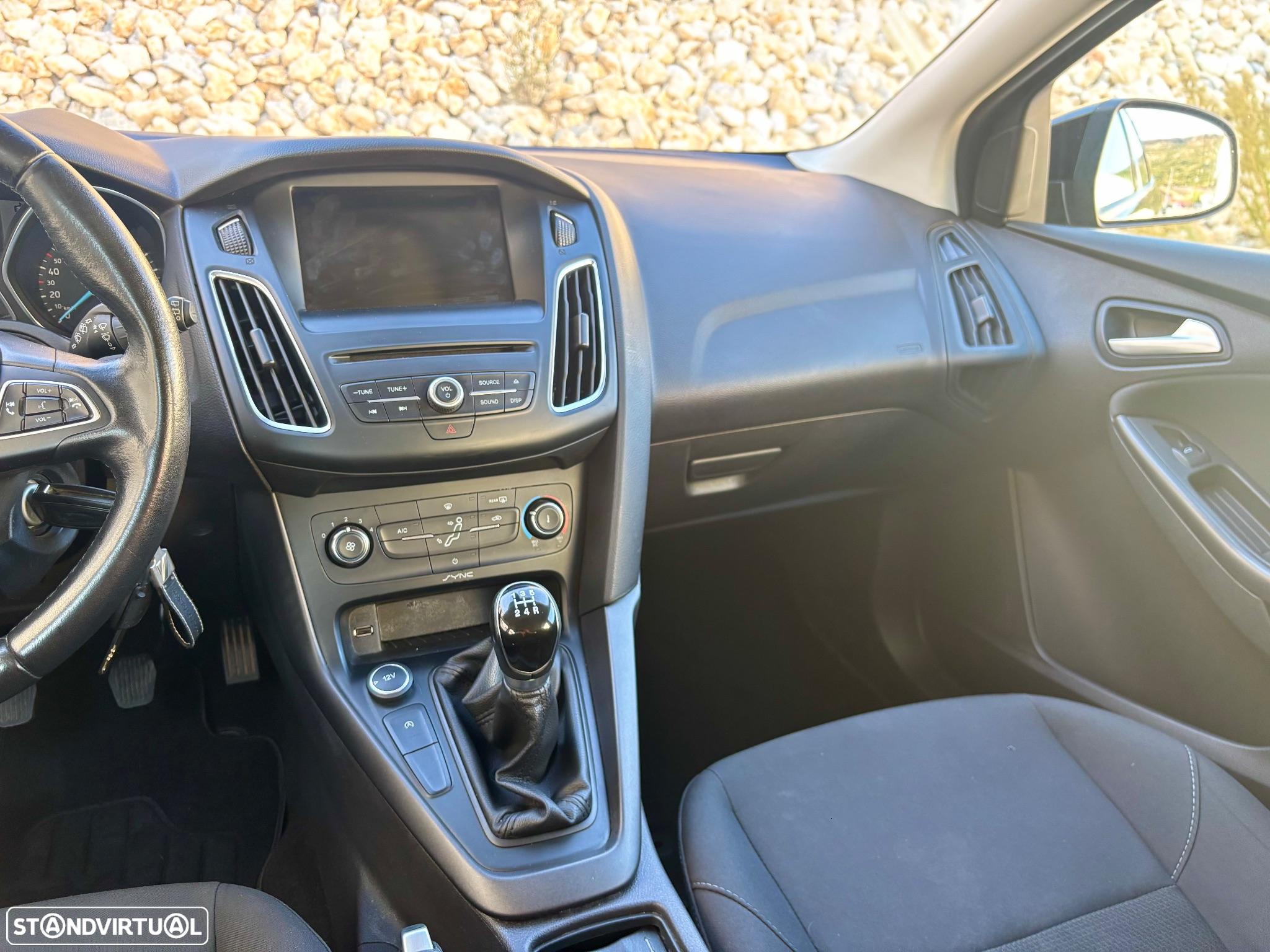 Ford Focus SW 1.0 SCTi Titanium - 27