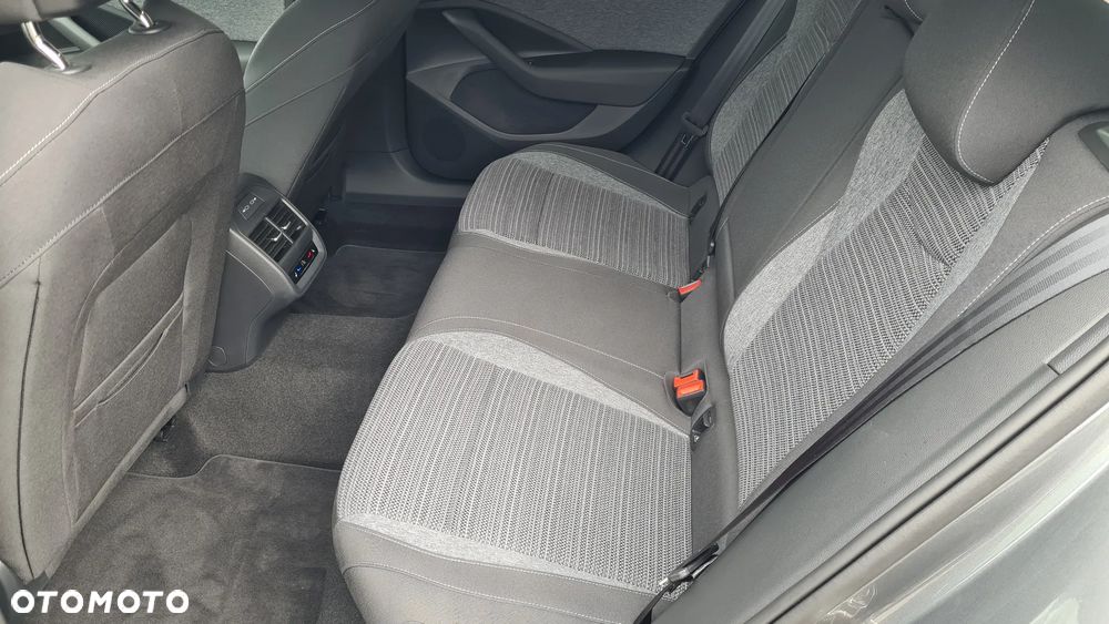 Skoda Superb 2.0 TDI SCR Selection DSG - 12