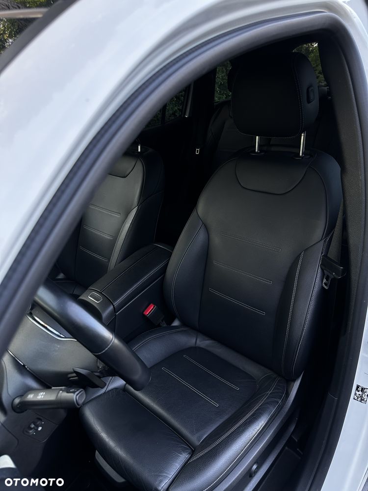 Mercedes-Benz GLB 250 4Matic 8G-DCT AMG Line - 17