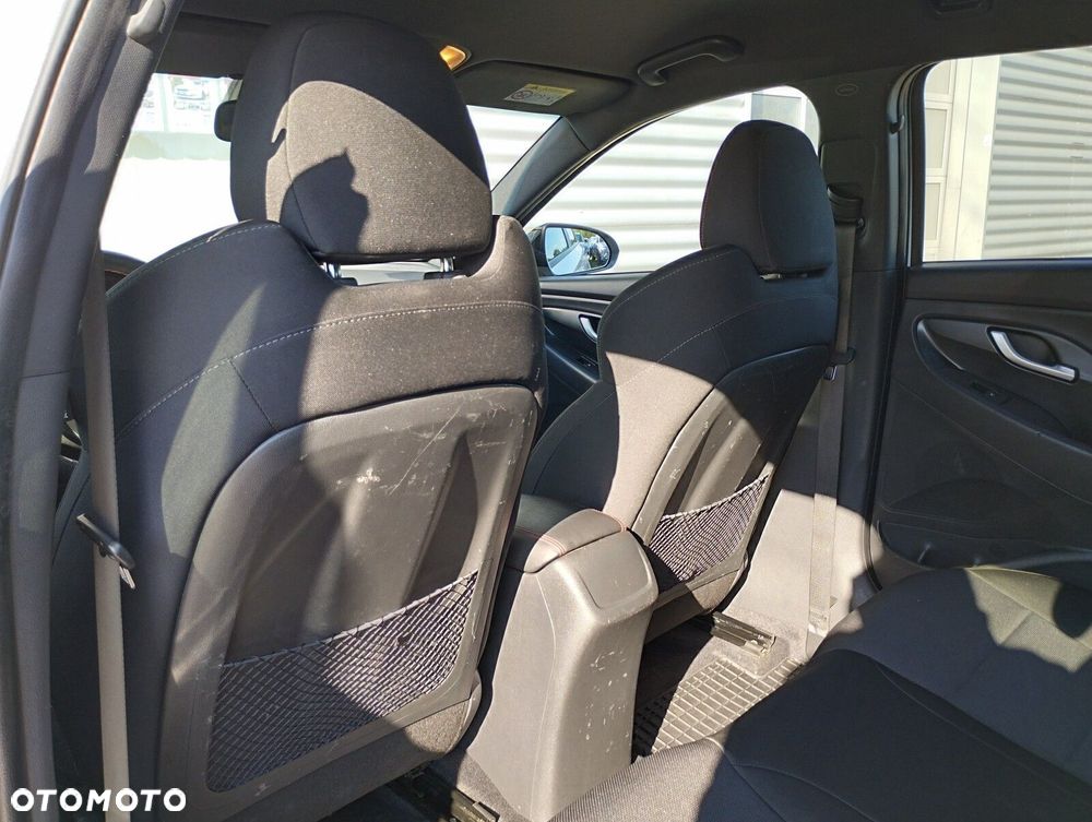 Hyundai i30 1.5 T-GDI 48V Executive DCT - 12
